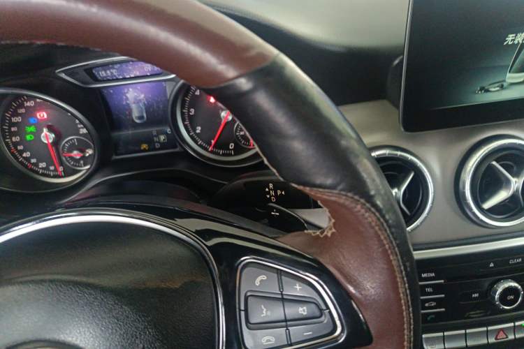 Used Mercedes-Benz CLA 2016 Refreshed CLA 200 Sport Edition Gear Lever