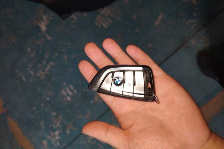 Used BMW 5 Series 2023 530Li Luxury Edition M Sport Package Vehicle Key