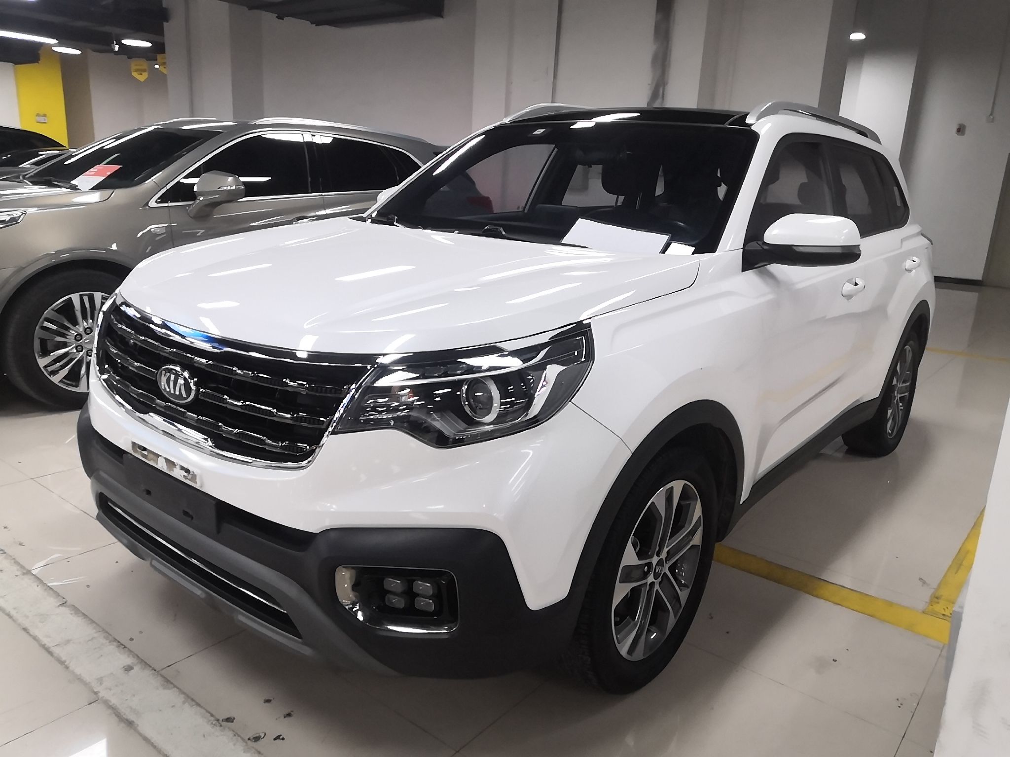 Под передней частью автомобиля