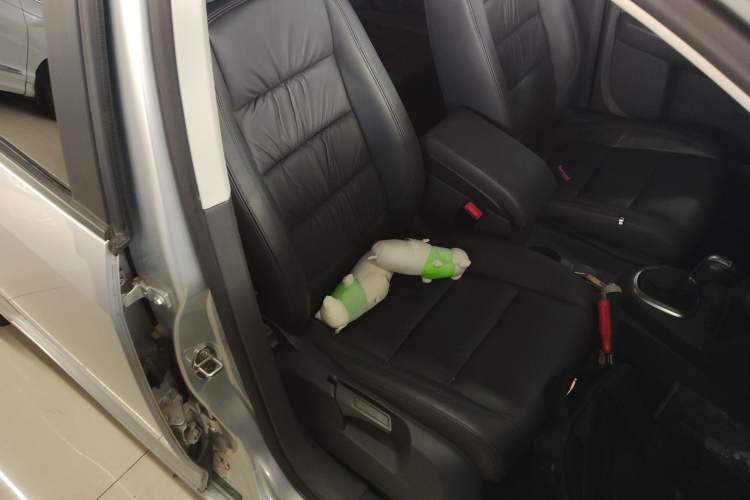 Used Volkswagen Touran 2015 1.4T DSG Comfort Edition 5 Seats Right Front Seat