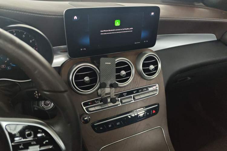 Used Mercedes-Benz GLC 2022 Second Facelift GLC 260 L 4MATIC Luxury Edition Audio And AC Panel