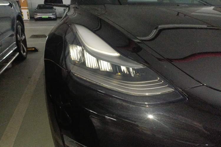 Used Tesla Model 3 2019 Long-Range Rear-Wheel-Drive Version