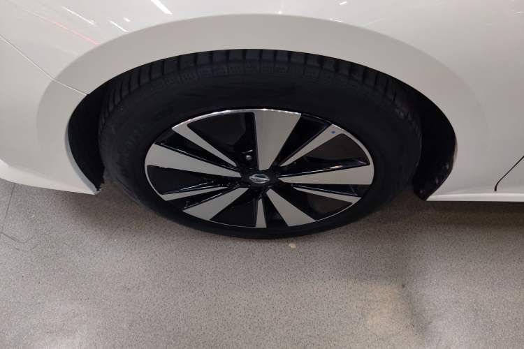 Used Nissan Teana 2021 2.0L XL Comfort Edition Left Front Wheel Hub