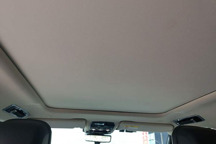 Used Land Rover Range Rover 2023 3.0 L6 400 PS Extended Long-Wheelbase Version