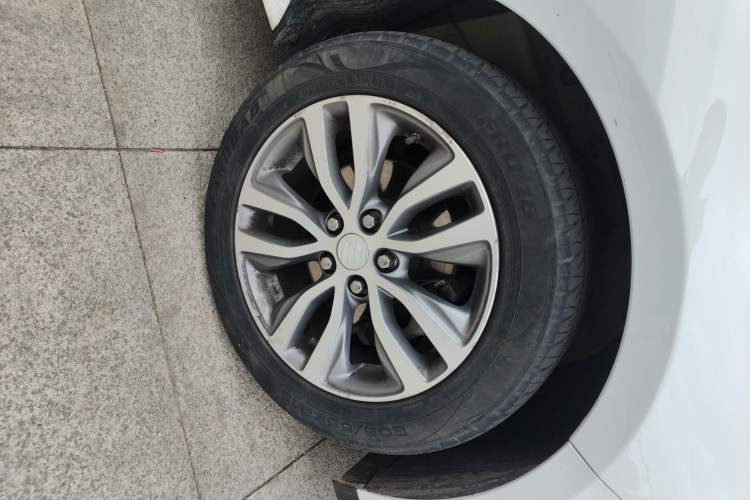 Used Buick GT 2019 18T Automatic Connected Elite Model China VI Standard Right Front Wheel Hub