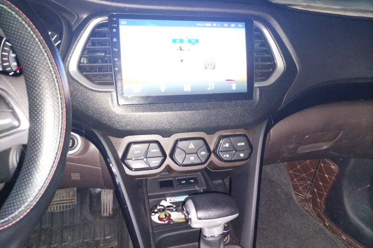 Used GAC Trumpchi GS4 2017 235T Automatic Two-Wheel Drive Elite Edition Audio And AC Panel