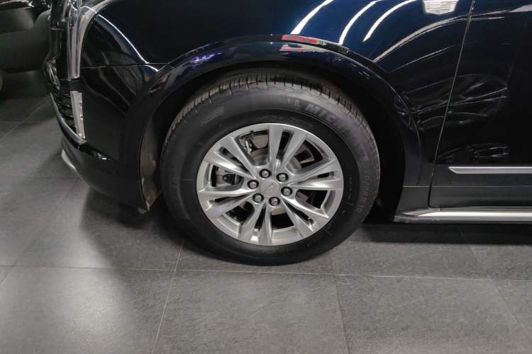 Used Cadillac XT5 2022 2.0T Two-Wheel Drive Luxury Version Exterior 4