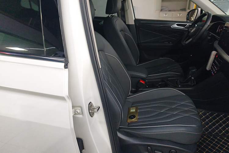 Used Volkswagen Tiguan L 2022 330TSI Automatic Two-Wheel Drive Smart Edition