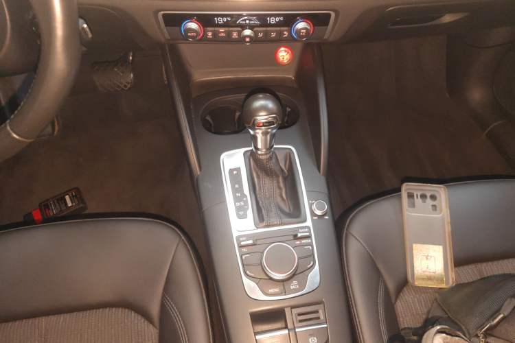 Used Audi A3 2014 Limousine 40 TFSI S line Comfort Model