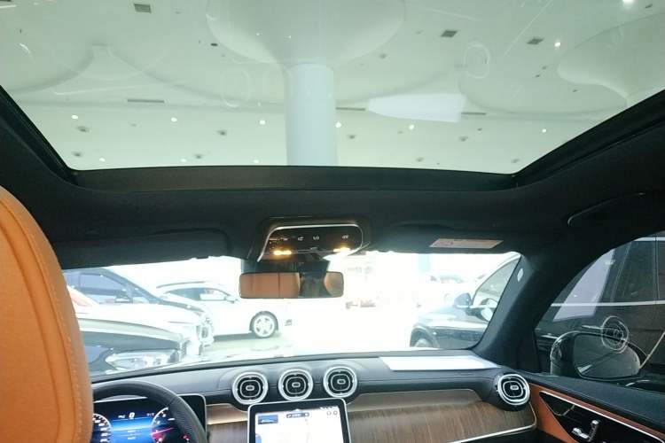 Used Mercedes-Benz GLC 2023 Refreshed GLC 300 L 4MATIC Dynamic Edition 5 Seats Headliner