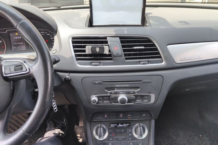 Used Audi Q3 2015 35 TFSI quattro Technology Edition Audio And AC Panel