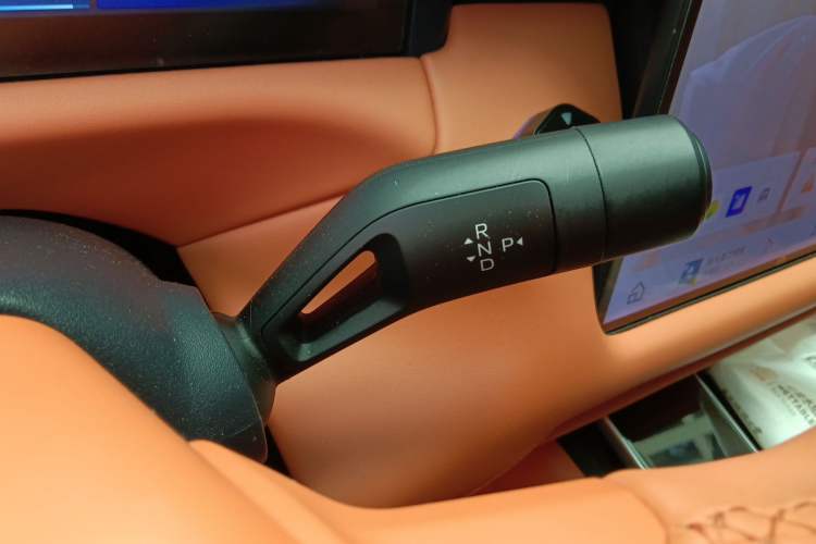 Used Lynk & Co 900 2025 2.0T Ultra Gear Lever