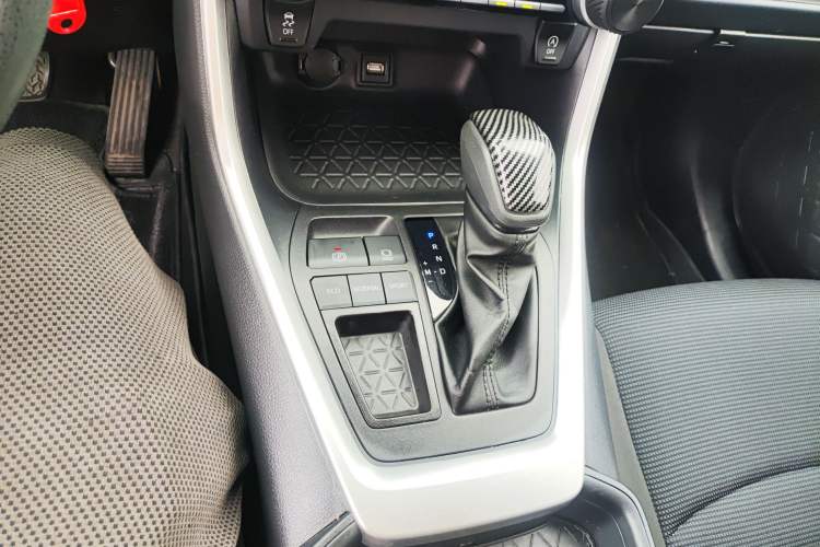 Used Toyota RAV4 2022 2.0L CVT Two-Wheel Drive Urban Edition Gear Lever