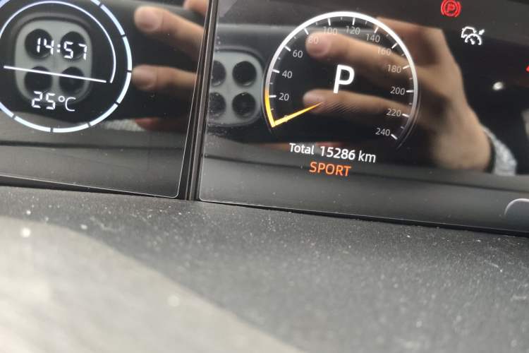 Used CHANGAN UNI-V 2024 1.5T Prestige Edition
