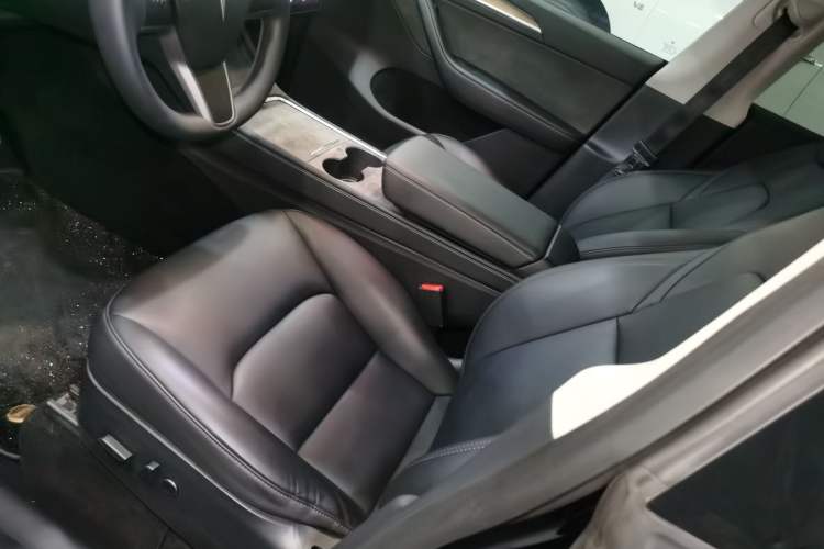 Used Tesla Model Y 2022 Rear-Wheel-Drive Version
