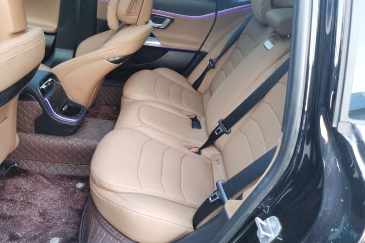 Used Mercedes-Benz E-Class 2024 Facelift E 300 L Fashion Sport Edition
