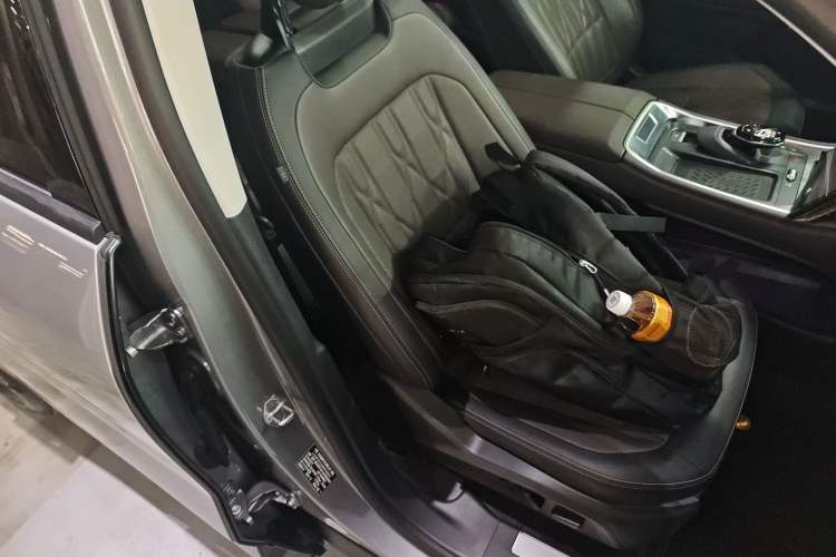 Used Ford Edge 2025 Ford Explorer L 2.0T EcoBoost E-Hybrid Four-Wheel-Drive 7-Seater Supreme Model Right Front Seat