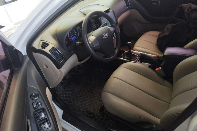 Used Hyundai Celesta 2016 1.6L Manual Joy Edition Driver Seat