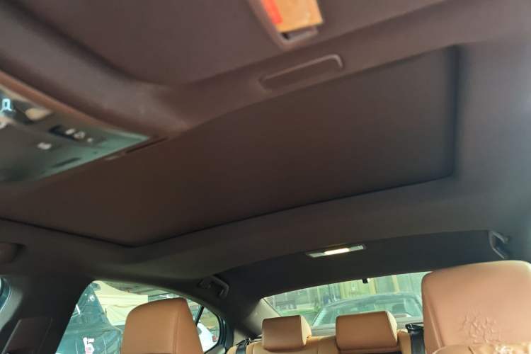 Used Lexus ES 2018 300h Premier Edition China VI Standard