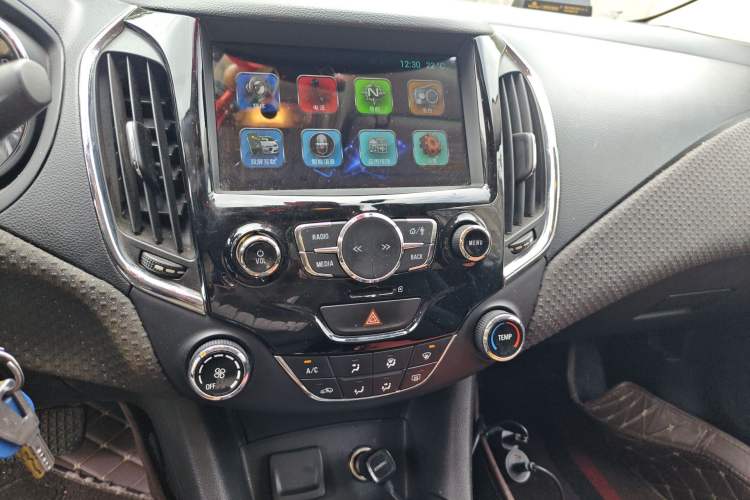 Used Chevrolet Cruze 2016 1.5L Automatic Luxury Edition Audio And AC Panel