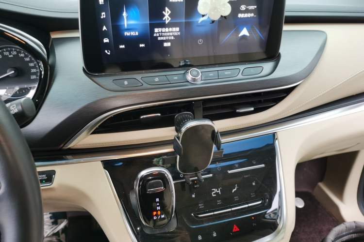 Used Buick GL8 2023 Facelifted Land Cruiser Executive Luxury Version