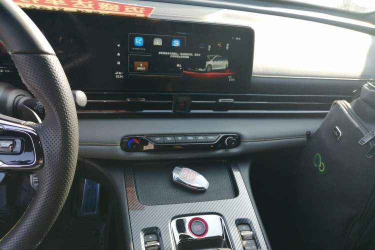 Used GAC Trumpchi EMPOW 2023 270T DCT J15 Version Audio And AC Panel