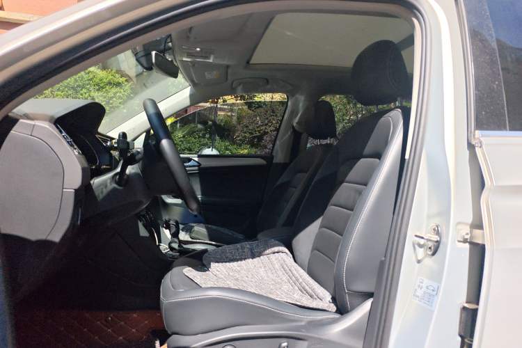 Used Volkswagen Tiguan L 2018 330TSI Automatic Two-Wheel Drive Luxury Edition Left Front Seat