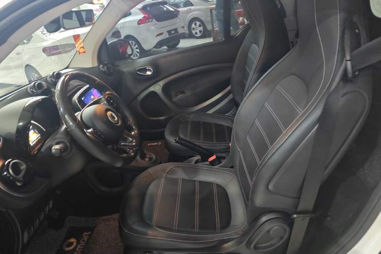 Used smart fortwo 2019 0.9T 66kW Hardtop Pioneer Edition China VI Left Front Seat