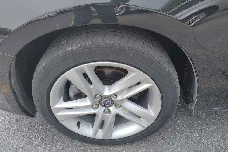 Used Volvo S60 2015 S60L T5 Intelligent Drive Edition Left Front Wheel Hub