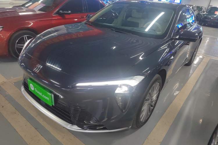 Used Buick L7 2025 Model Aivia