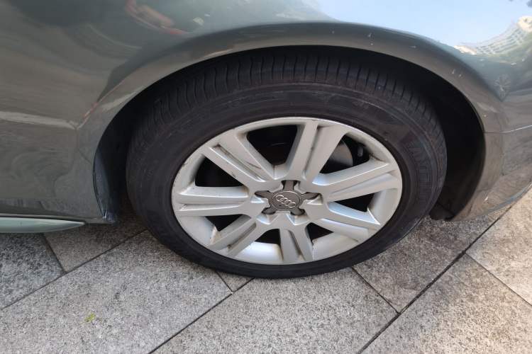 Used Audi A4L 2010 2.0 TFSI Luxury Model

