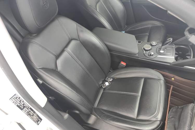 Used Alfa Romeo Stelvio 2017 2.0T 200HP Luxury Edition
