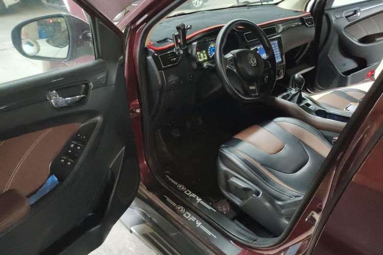 Used Dongfeng Fengon 580 2016 1.5T Manual Comfort Model Driver Seat