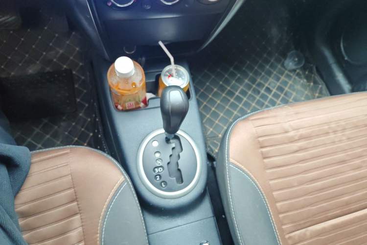 Used Suzuki SX4 2013 1.6L Automatic CoolRide Model Gear Lever