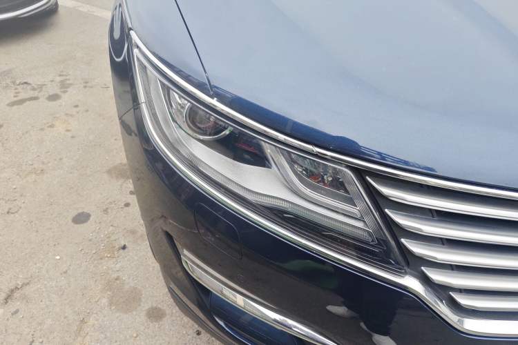 Used Lincoln MKC 2014 2.0T Four-Wheel Drive Luxury Edition Right Front Headlight