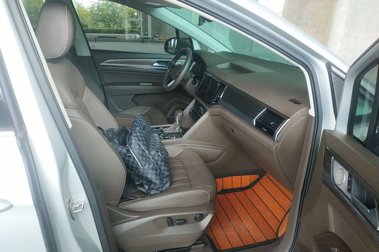 Used Volkswagen Viloran 2020 330TSI Luxury Edition
