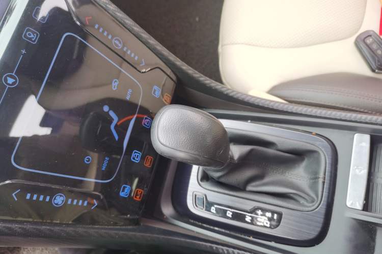 Used JMC Yusheng S330 2016 1.5L GTDi Automatic All-Wheel-Drive Flagship Edition
