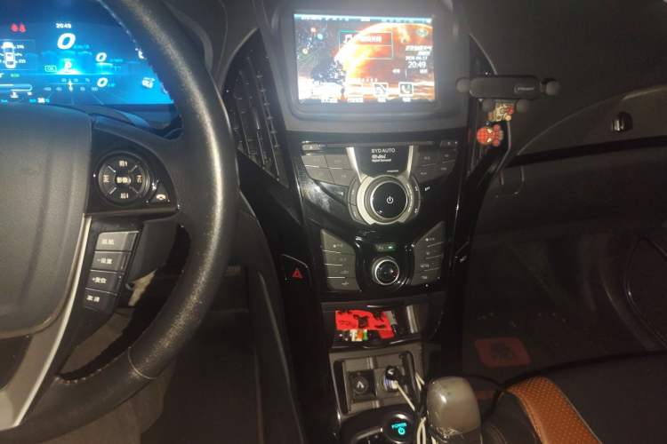 Used BYD Qin New Energy 2015 1.5T Dual-Crown Flagship Plus Edition