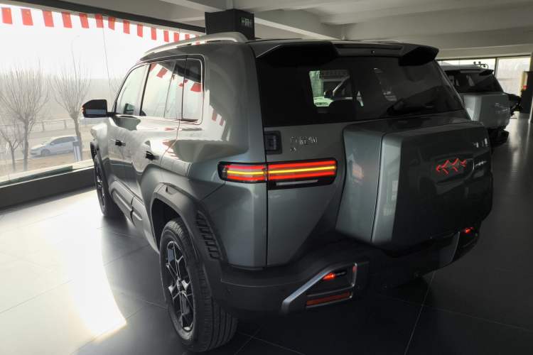 Used Formula Leopard Titanium 3 2025 501 km Range Rear-Wheel Drive Intelligent Driving Pro Version