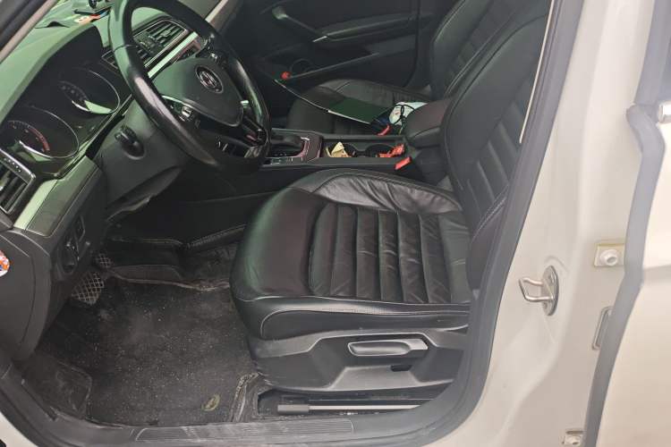 Used Volkswagen Lamando 2017 280TSI DSG Comfort Edition Left Front Seat