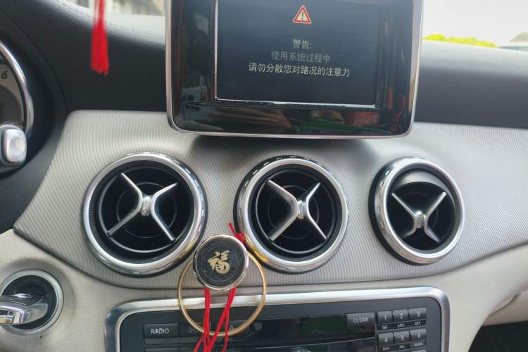 Used Mercedes-Benz GLA 2015 GLA 200 Fashion Model
