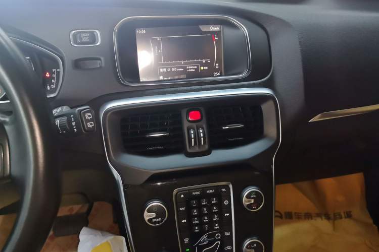 Used Volvo V40 2017 T3 Zhiyi Edition
