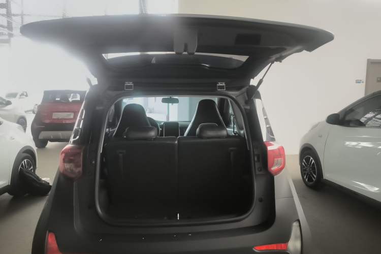 Used Chery QQ Little Ant 2022 Restyled Version Sweet Pink Edition Half-Sugar Version 30.6 kWh 30 kW 301 km Trunk