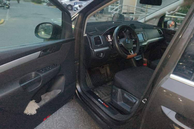 Used Volkswagen Sharan 2016 380TSI Comfort Edition 7-Seater
