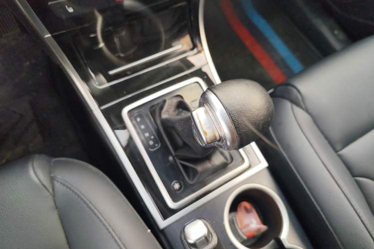 Used Haval H2 2015 1.5T Automatic Two-Wheel Drive Elite Edition Gear Lever