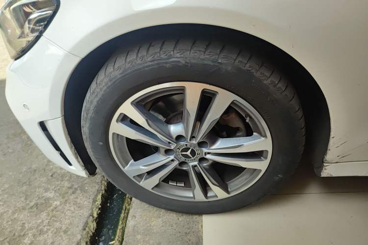 Used Mercedes-Benz C-Class 2021 C 200 L Fashion Edition Sport Version Left Front Wheel Hub