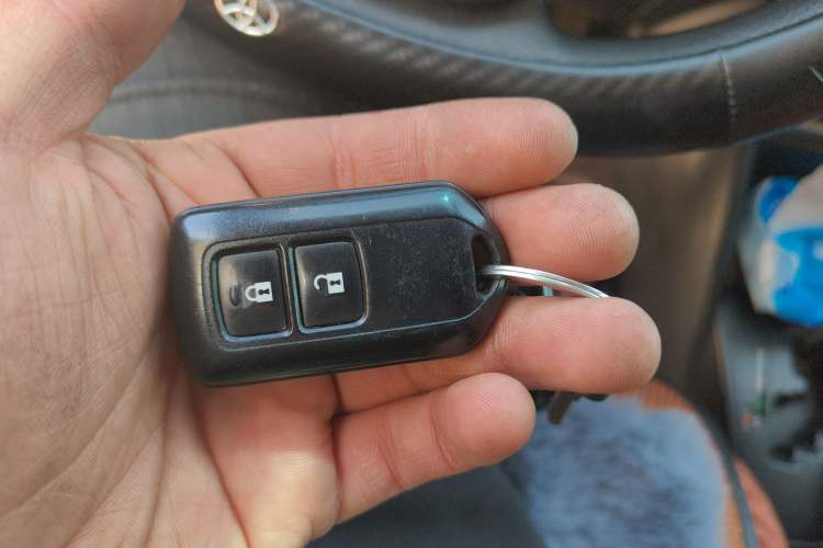 Used Toyota YARiS L Zhi Xiang 2017 1.5E CVT Dynamic Edition Vehicle Key