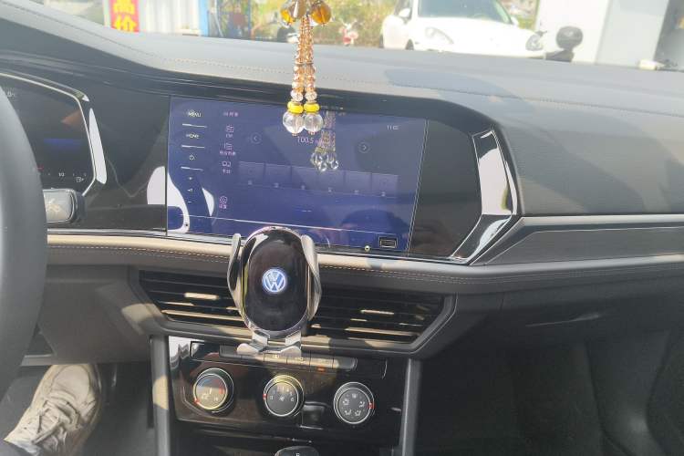 Used Volkswagen Sagitar 2021 280TSI DSG Excellence Edition Audio And AC Panel