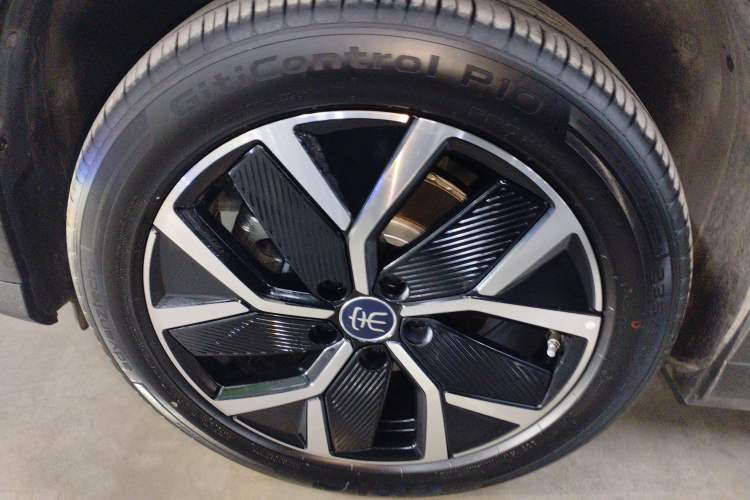 Used BYD Song L DM-i 2025 Intelligent Driving Version 160 km Beyond-Range Type Left Front Wheel Hub