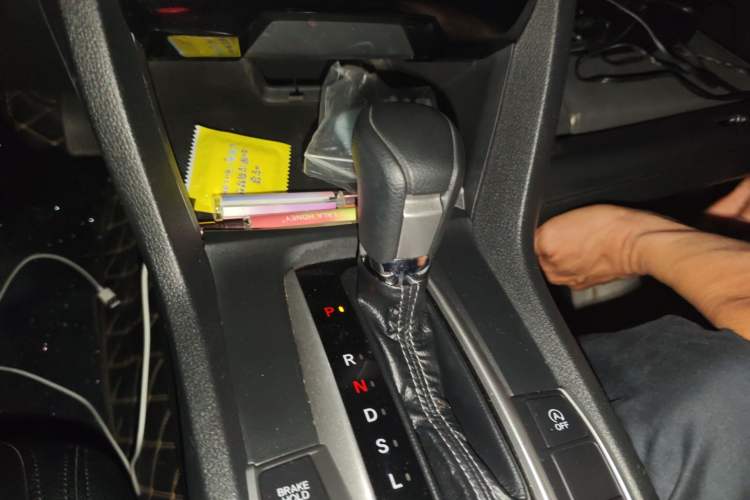 Used Honda Civic 2016 220TURBO CVT Luxury Edition Gear Lever